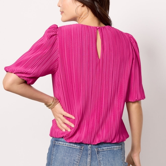 Evereve Fuschia Pink Plisse Puff Sleeve Crewneck Relaxed Bexley Top - Picture 4 of 10